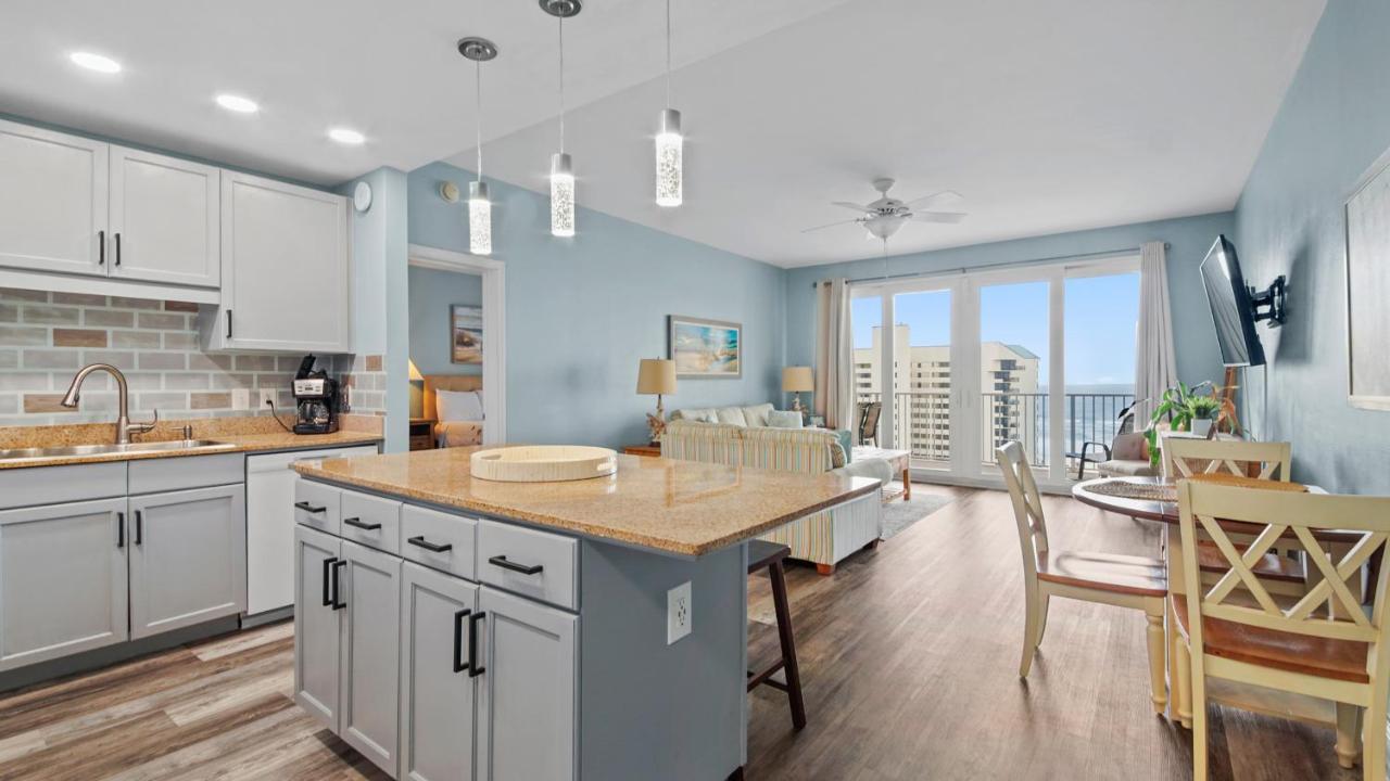 Some Beach Some Where At Laketown Wharf #825 By Nautical Properties Panama City Beach Extérieur photo